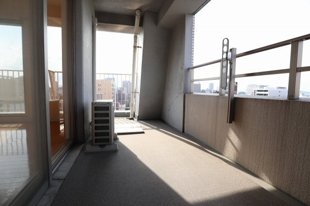 サヴォイテンジンクォーター14階のバルコニー|現状優先になります。