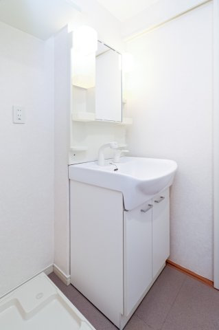 サヴォイテンジンクォーター14階の洗面所|別号室です。現状優先になります。