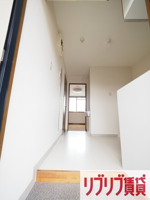 東千葉ハイリビング六番館の玄関