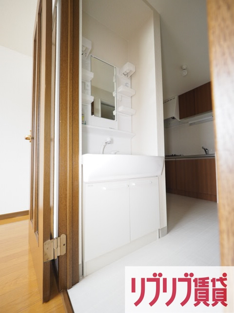 東千葉ハイリビング六番館の独立洗面台