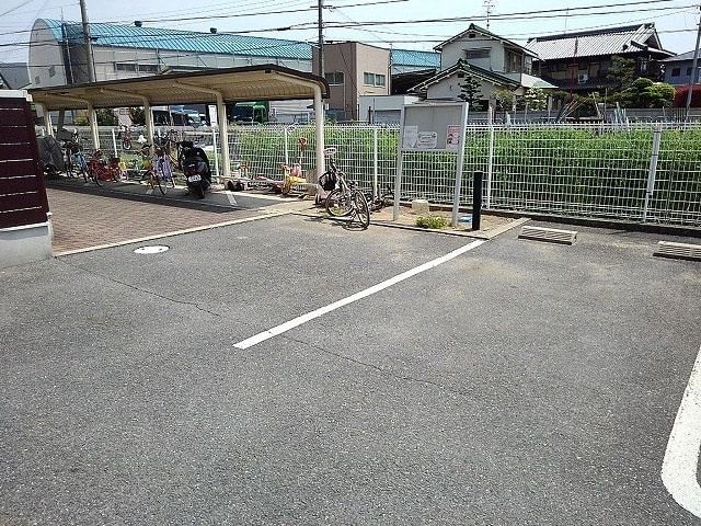 【駐車場】