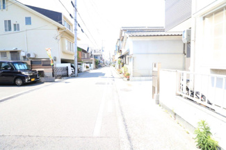 【前面道路含む現地写真】