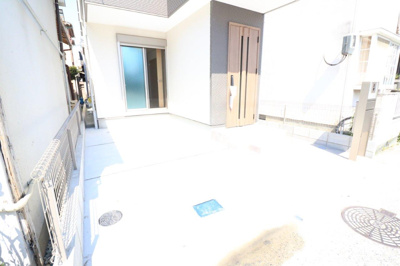 【駐車場】 | 尼崎市崇徳院1丁目新築分譲戸建 | 敷地内駐車場