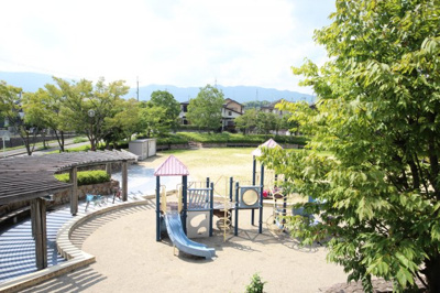 【展望】 | 大津市仰木の里東7丁目3-21　中古戸建 | 窓から隣の公園が見渡せます