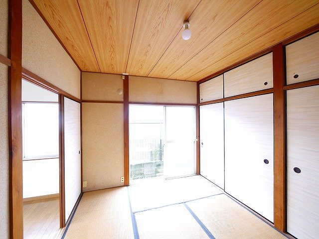 ピノ179W（1号　2号）の内装|落ち着いた雰囲気の和室付きです
