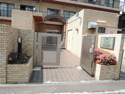 【エントランス】 | ライオンズマンション生麦第２ | 京浜急行泉「生麦」駅徒歩6分の好立地！