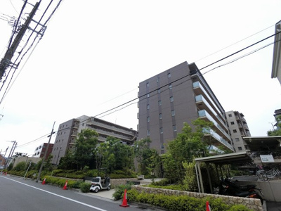 【外観】 | マークウィング川崎 | 1階南東角部屋、354平米の専用庭付！ガーデニングやビニールプールも楽しめます♪