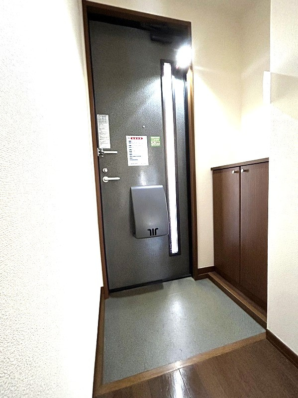 ヴェルデューラNi-noの玄関