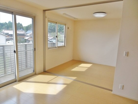 アークパレＢの居間・リビング