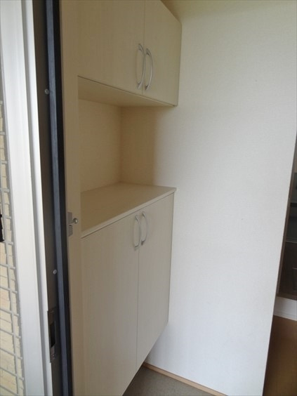 アークパレＢの玄関