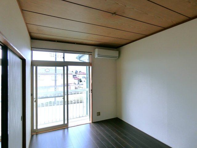 スコレー清名幸谷の洋室