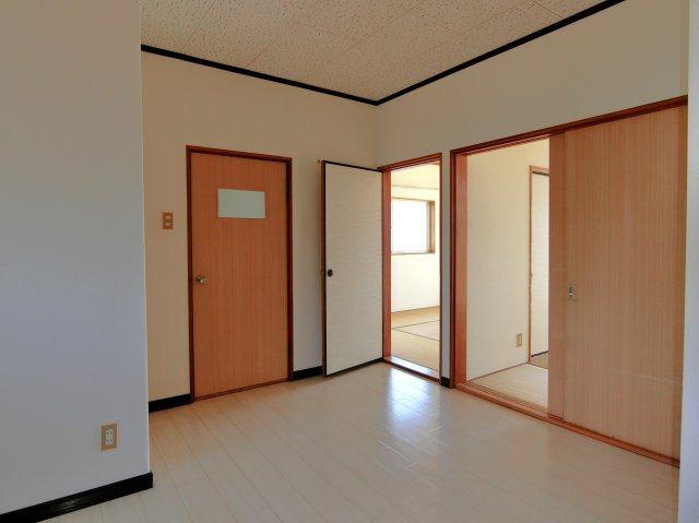 スコレー清名幸谷の居間・リビング