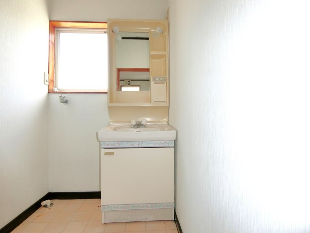 スコレー清名幸谷の独立洗面台