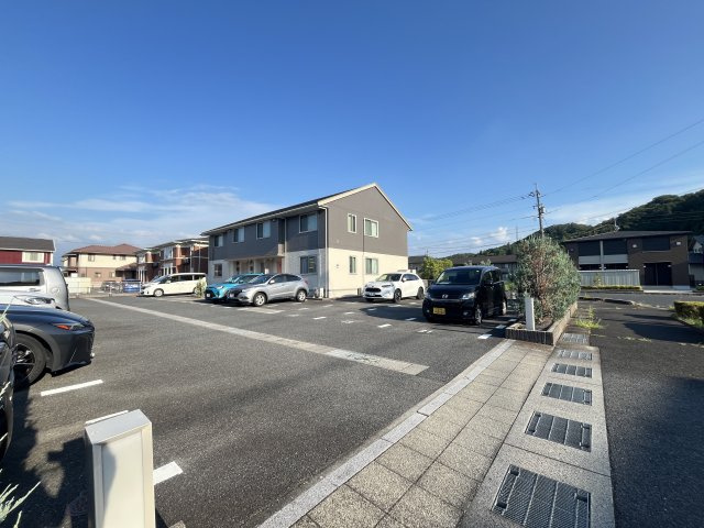 プロムナード07　A棟の駐車場