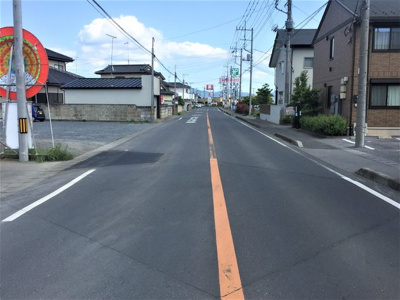 【前面道路含む現地写真】 | 筑西市売地 | 幅員10ｍの道路付き