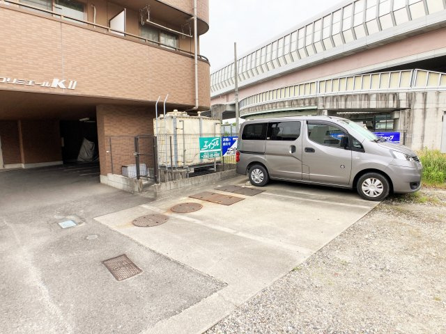 プリミエールＫⅡの駐車場