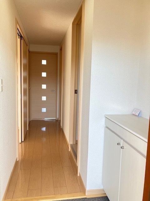 ヤリタマンションの玄関