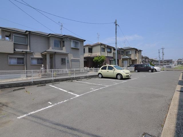 サニーハウス（杏町）の駐車場|駐車スペースもあります