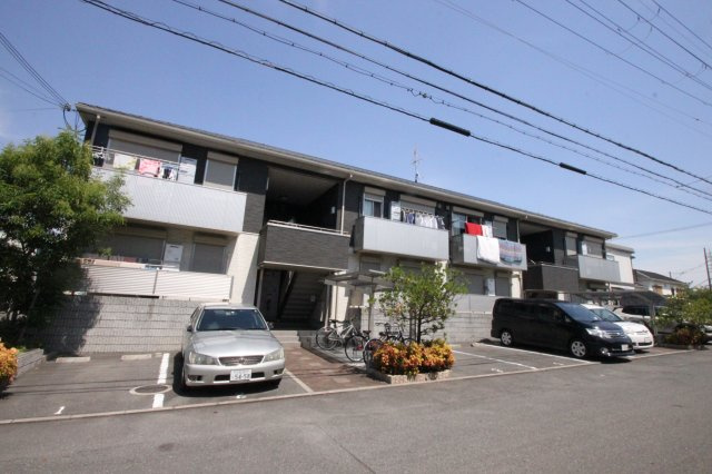 東大阪市御厨東１丁目のアパートの外観
