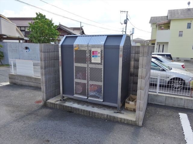 シャレーコーセイ参番館のその他共用部分|敷地内ゴミ箱で忙しい朝も安心！