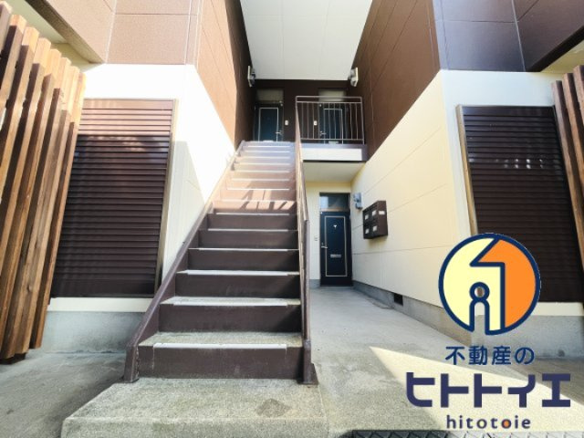 龍ヶ原ハイツのエントランス