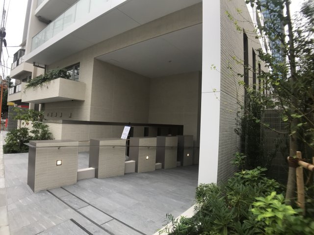 アトラス四谷本塩町のエントランス|アトラス四谷本塩町