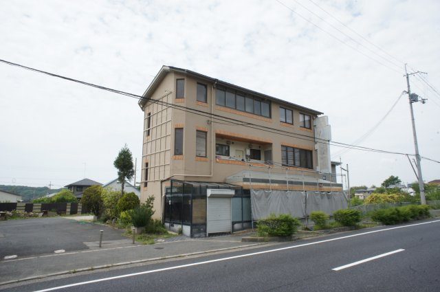 平野店舗倉庫の外観