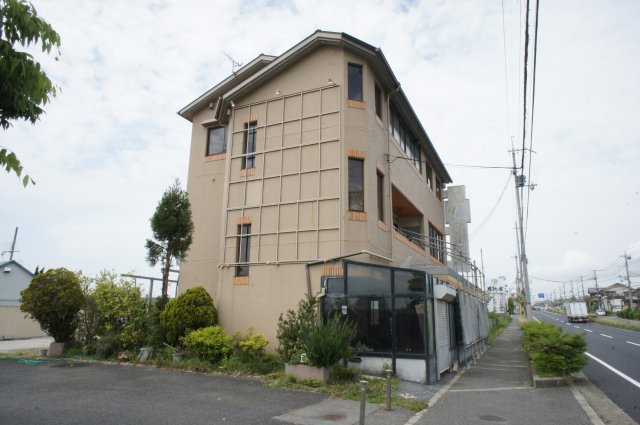 平野店舗倉庫の外観