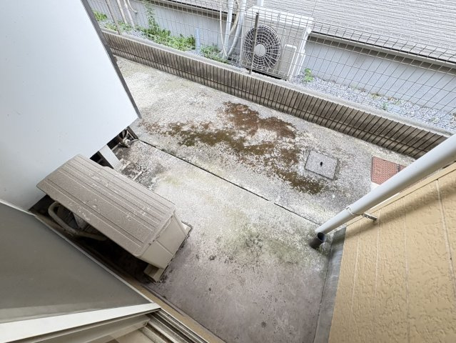 サニーフラット市川のバルコニー