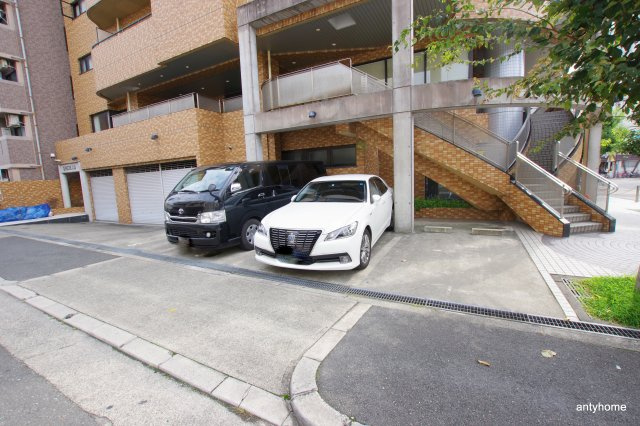 オーキット都島　仲介手数料無料の駐車場