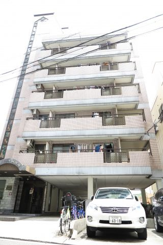 ラパンジール阿波座の外観