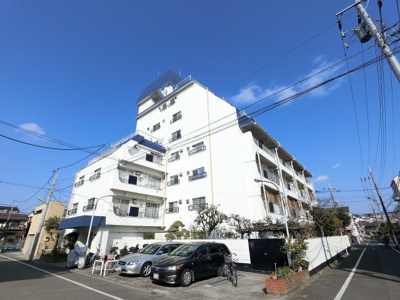 【外観】 | 石川台ハイツ | 女性に人気！収納力の高いウォークインクローゼット付。3沿線3駅利用可能♪