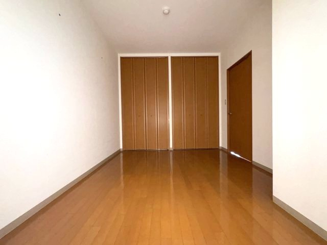グラシューズの寝室|洋室6帖