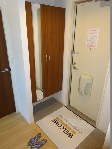 ラルーチェAの玄関
