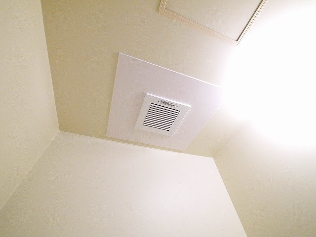 メゾンケイティーエスの設備|換気扇付き
