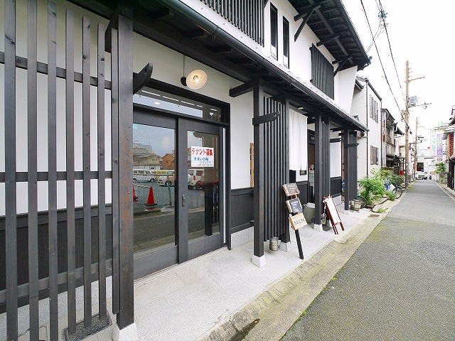 古古古屋のエントランス