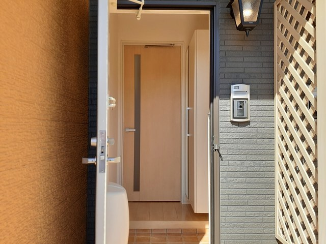 ノーヴァトワーレHの玄関