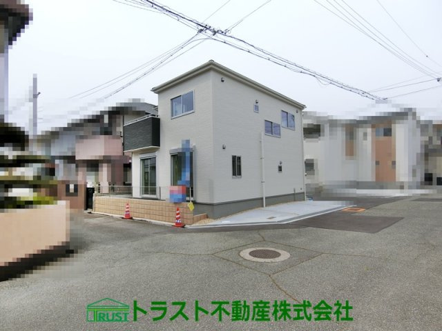 明石市西明石町1号棟　新築戸建の前面道路含む現地写真