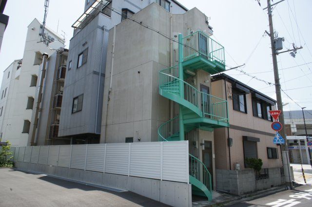 西尾ビルの外観