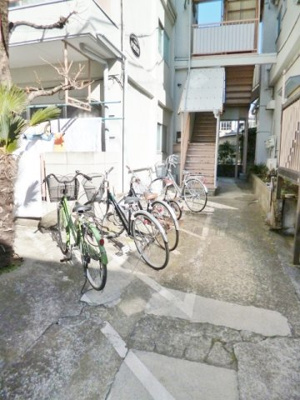 【その他共用部分】 | FOREST/フォレスト | 敷地内に駐輪場を完備しています！駅から自転車もおすすめです☆バイク駐輪も相談可能です♪お気軽にご相談ください☆