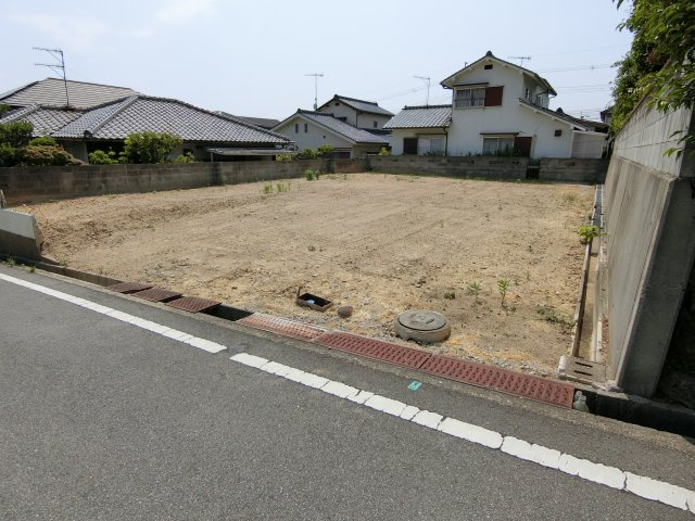 大久保町　高丘売地の前面道路含む現地写真