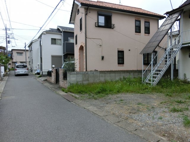 八千代市八千代台北１１丁目　売地　約５５坪の整形地　建築条件なしの前面道路含む現地写真