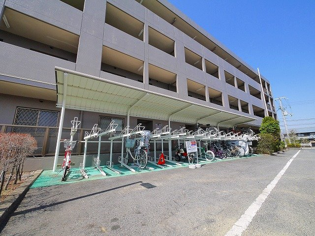 アヴェニール千代のその他共用部分|スペースにゆとりのある駐輪場