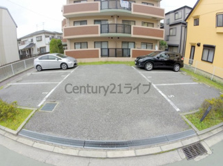【駐車場】