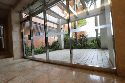 【エントランス】 | ライオンズガーデン長田