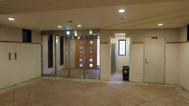 アスリート本町西のロビー