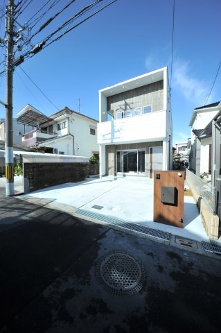 堺市堺区新在家町東　新築戸建の外観|当社施工例（現地画像ではございません）