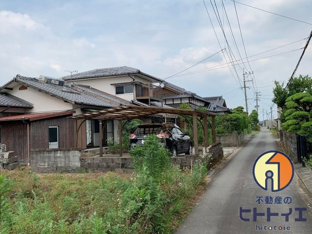 「中古住宅」筑後市島田の外観|物件の外観です。道路の広さがわかります。