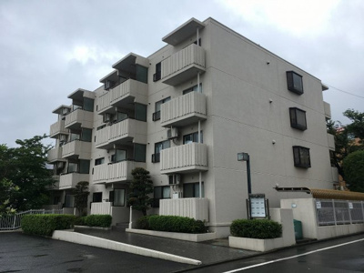 【外観】 | 東急ドエルあざみ野ロベリア | 小さなお子様がいるご家族にも安心の1階住戸！ガーデニング等を楽しむ事が出来る専用庭付です♪