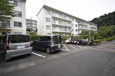 【駐車場】 | 川和団地七号棟 | 平置き駐車場